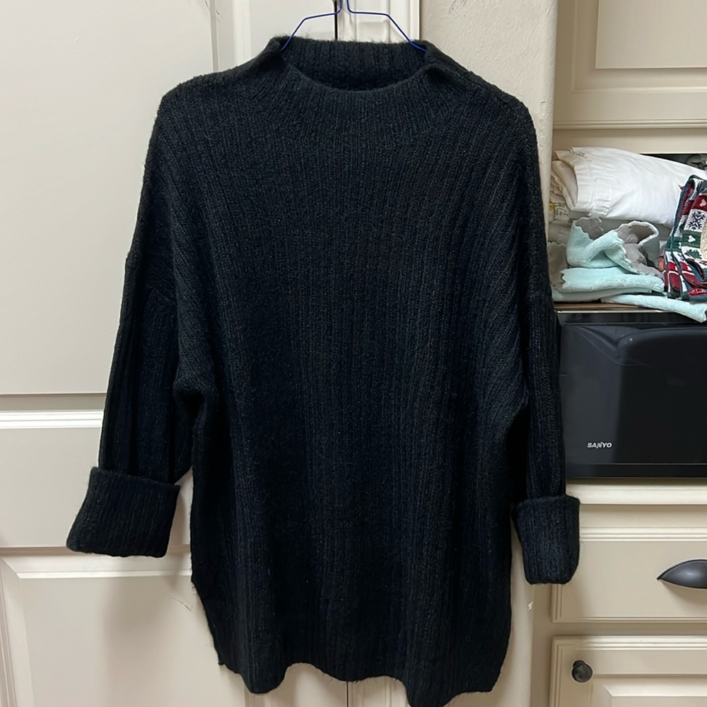 Old Navy black sweater
